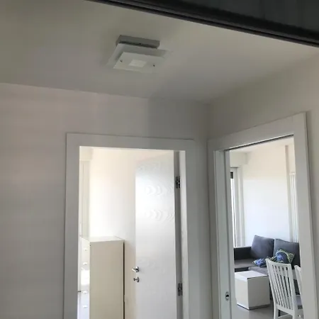 Torri Piazza Drago לידו די ג'סולו