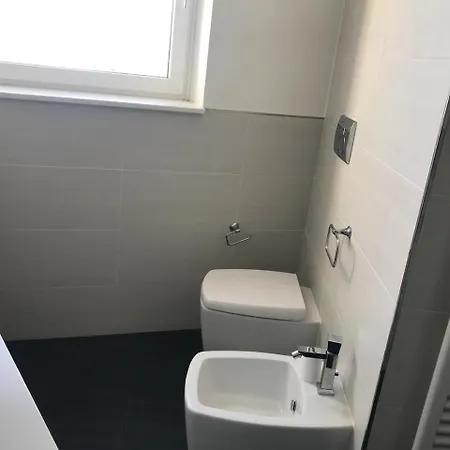 Torri Piazza Drago לידו די ג'סולו